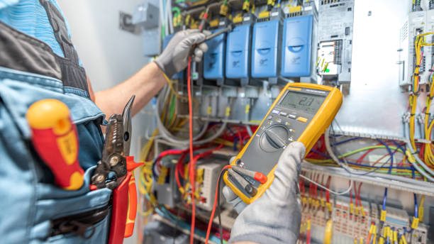 Best Licensed Electrician  in Delavan, IL